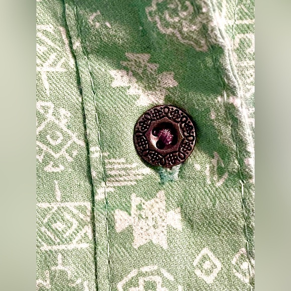 Noble Outfitters Mint Green Geometric Western Shirt – Size M - Picture 4 of 10